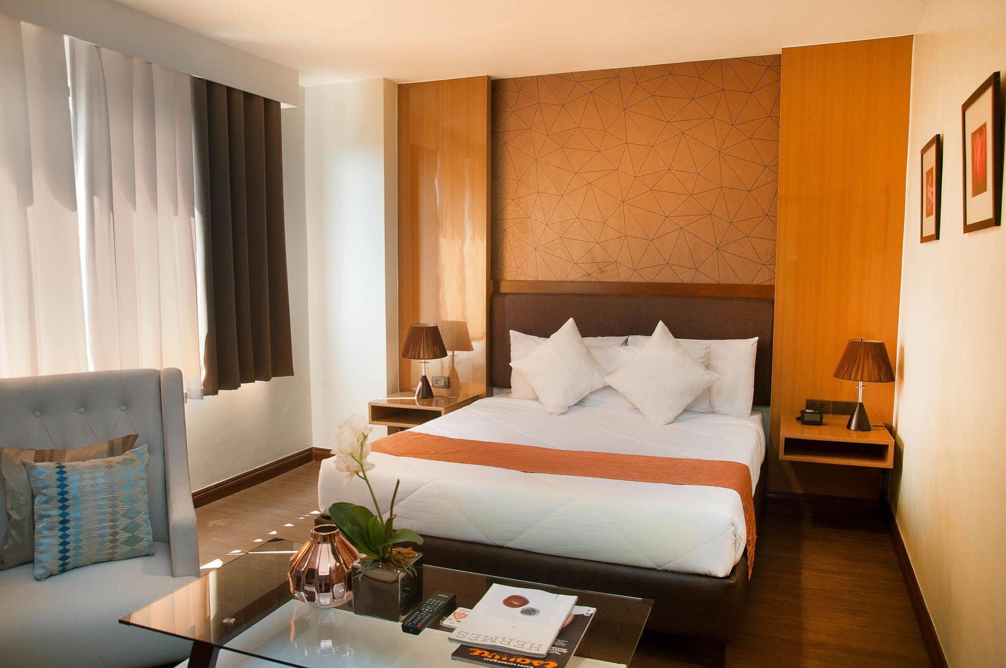 Fernandina 88 Suites Hotel Quezon City Ngoại thất bức ảnh